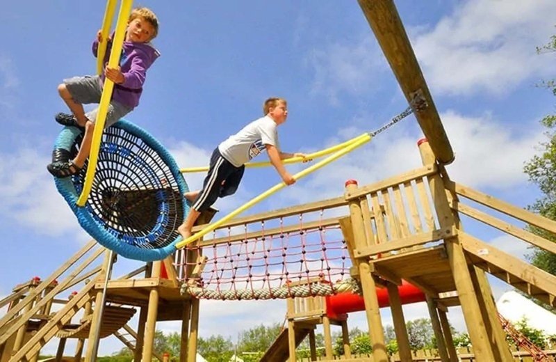 Speeltuin terschelling vakantiepark mast